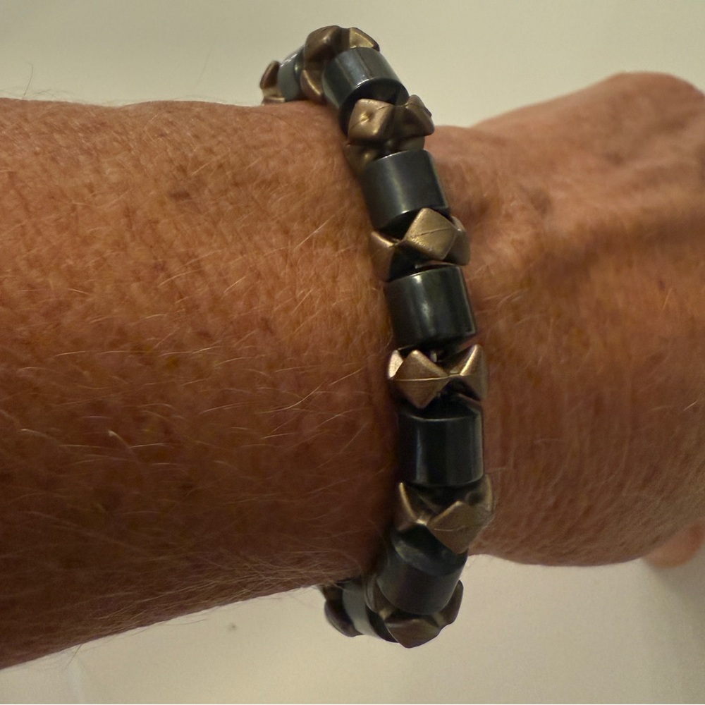 NWOT Black Beaded Stretch Bracelet - Picture 3 of 6